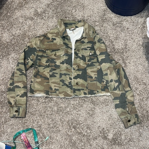 Free People Camo Cropped Denim Jacket Size XS - Picture 8 of 13